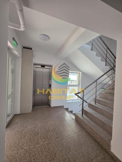 Apartament cu 4 camere semidecomandat în Berceni