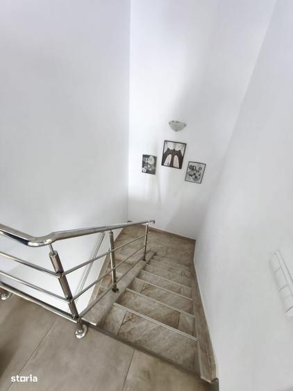 Casă cu 4 camere cu Teren 300 Mp în Mihai Bravu