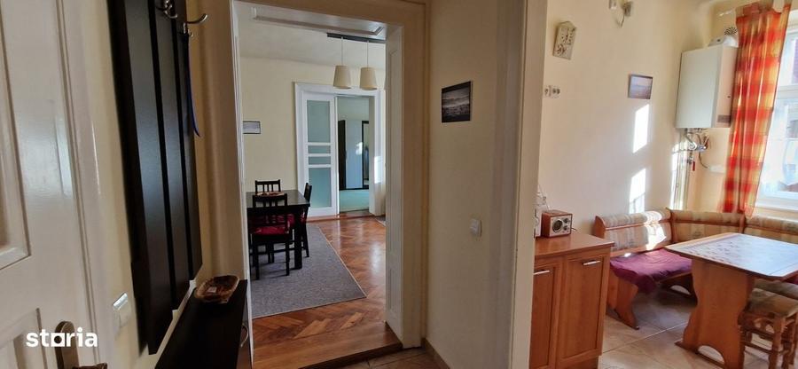 Apartament cu 2 camere nedecomandat în Cristian