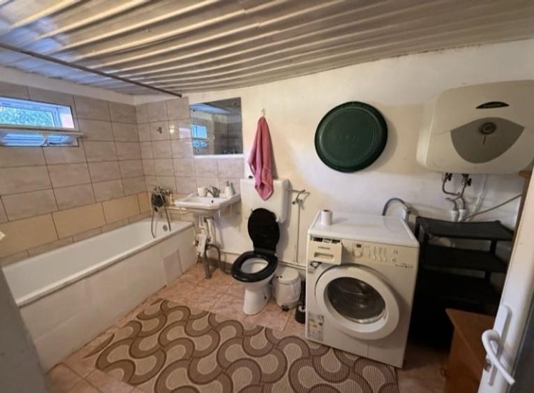 Casă cu 5 camere cu Teren 1200 Mp în Dobrosloveni