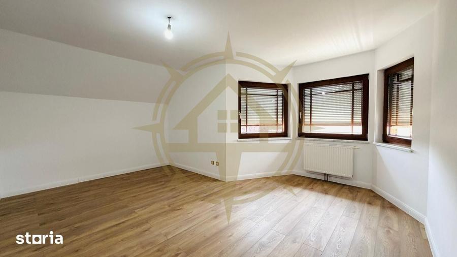 Casă cu 5 camere cu Teren 430 Mp în Corbeanca