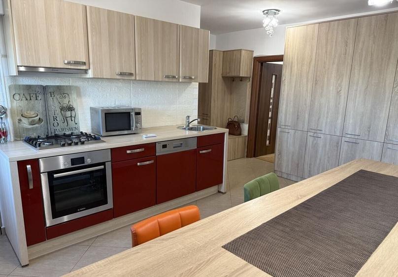 Apartament cu 3 camere decomandat, mobilat în Dristor