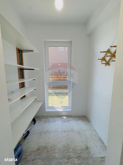 Casă cu 5 camere cu Teren 500 Mp în Paleu
