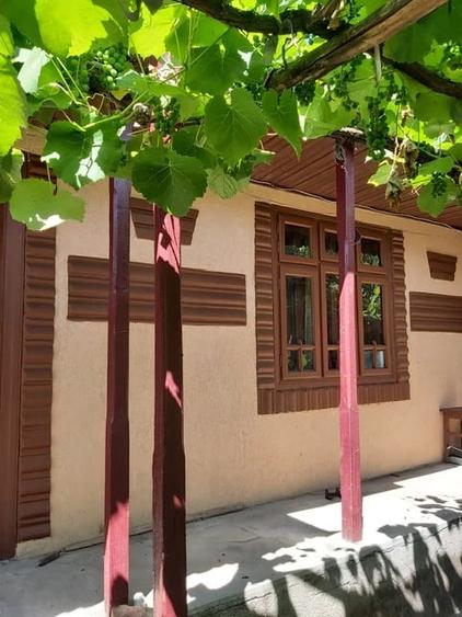 Casă cu 2 camere cu Teren 2200 Mp în Idrici