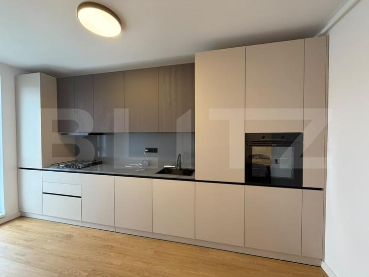 Apartament cu 2 camere semidecomandat, mobilat în Florești