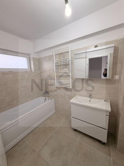 Apartament cu 3 camere decomandat în Metalurgiei