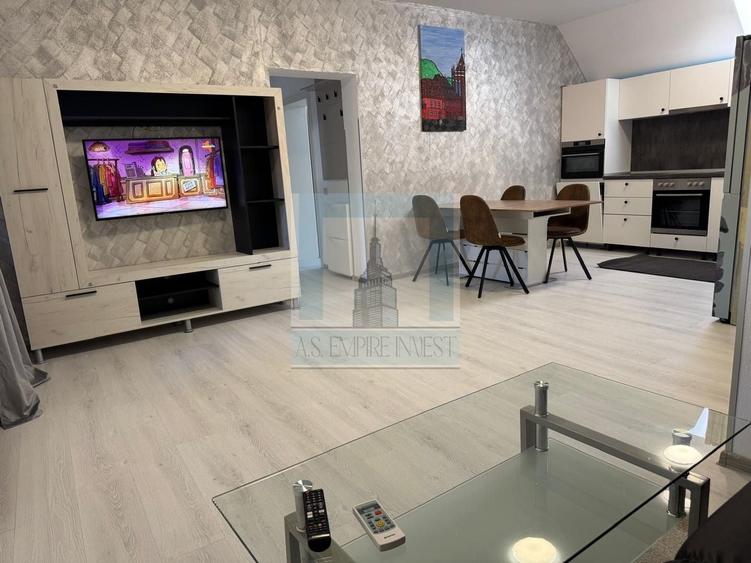 Apartament cu 3 camere semidecomandat, mobilat în Brașovul Vechi