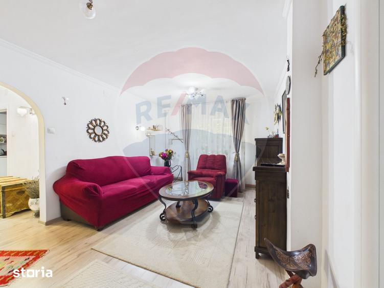 Apartament cu 6 camere, mobilat în Rahova