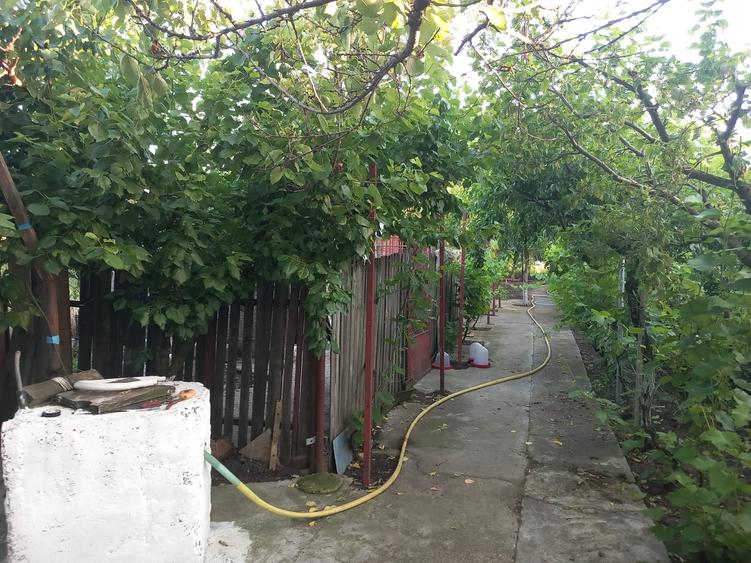 Casă cu 5 camere cu Canalizare în Nanov