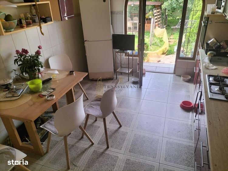 Casă cu 4 camere cu Canalizare în Ultracentral