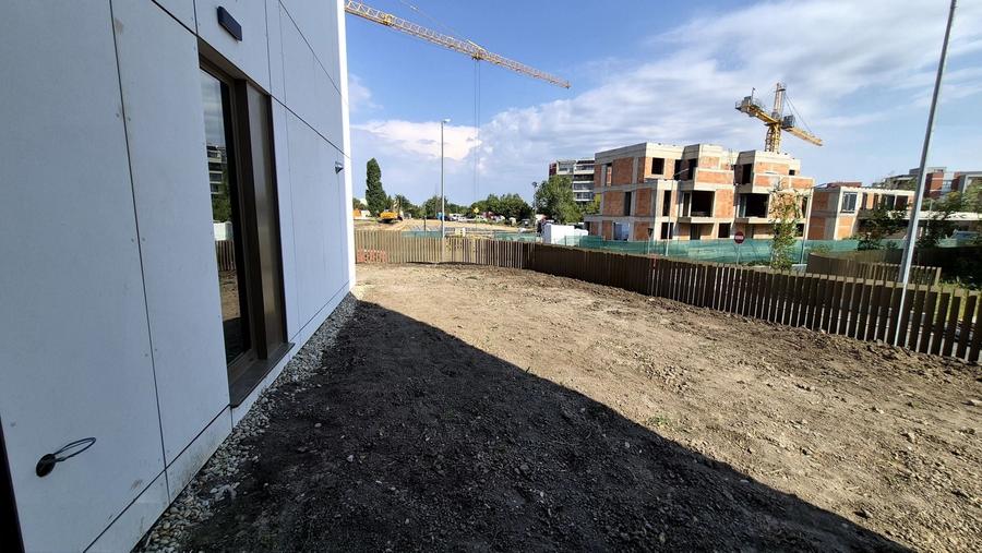 Apartament cu 3 camere decomandat, mobilat în Băneasa