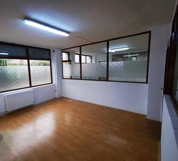 Spațiu comercial, de 150 mp, în Central