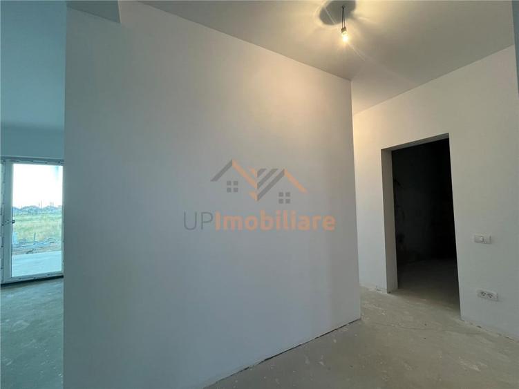 Casă cu 4 camere cu Teren 471 Mp în Cihei