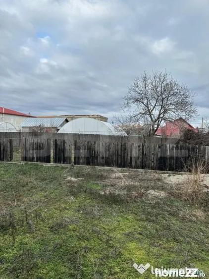Casă cu 7 camere cu Teren 1400 Mp în Central