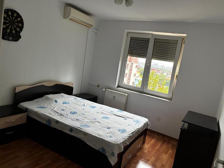 Apartament cu 3 camere decomandat în Dristor