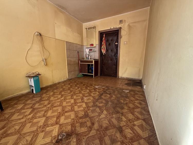 Garsonieră decomandată în Exterior Vest