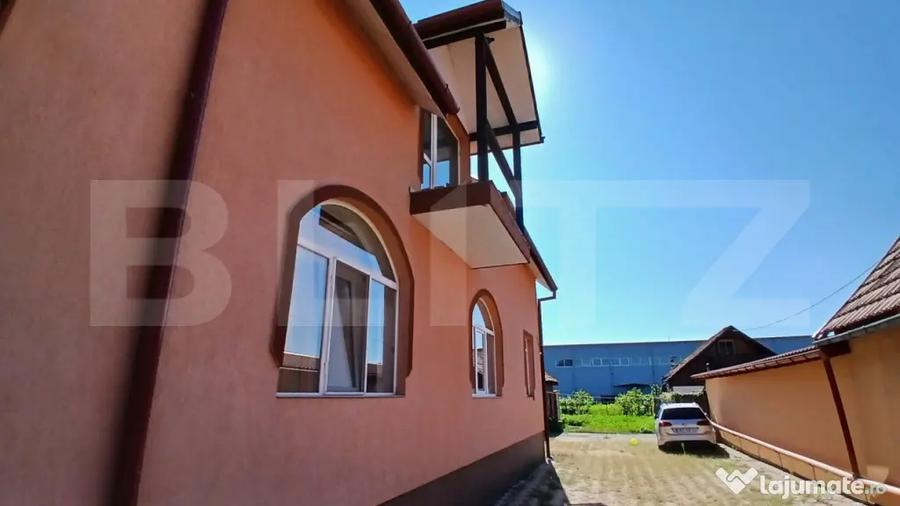 Casă cu 7 camere cu Teren 1000 Mp în Gornești