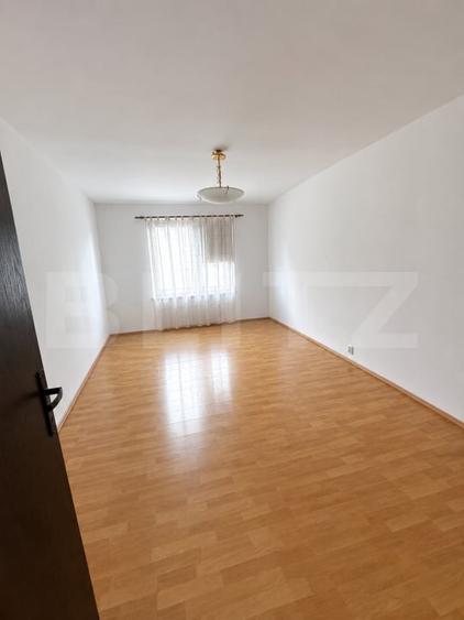 Apartament cu 3 camere decomandat în Reghin