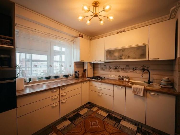 Apartament cu 3 camere în Olteniței