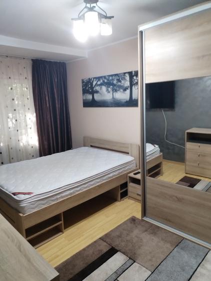 Apartament cu 2 camere decomandat în Uiești
