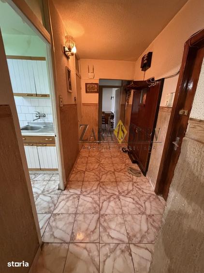 Apartament cu 3 camere decomandat în Cantacuzino