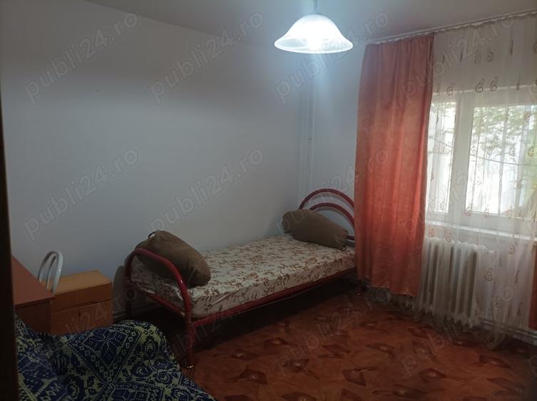 Apartament cu 3 camere decomandat în Semicentral