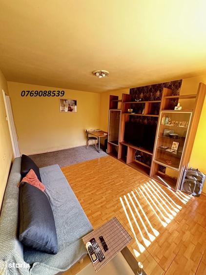 Apartament cu 3 camere decomandat în Drumul Taberei