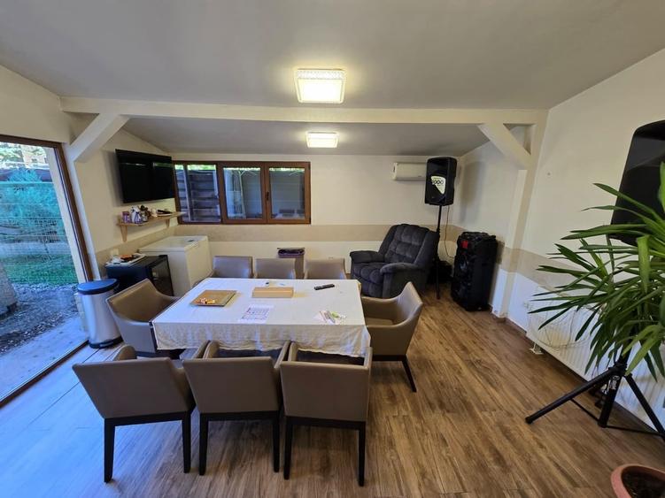 Casă cu 5 camere cu Teren 203 Mp în 1 Decembrie