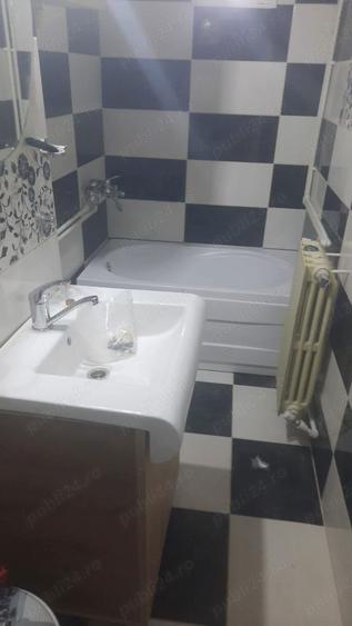 Apartament cu 3 camere decomandat în Mangalia