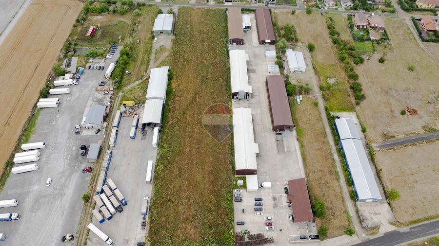 Teren Construcții intravilan de 11005 mp, în Sântion