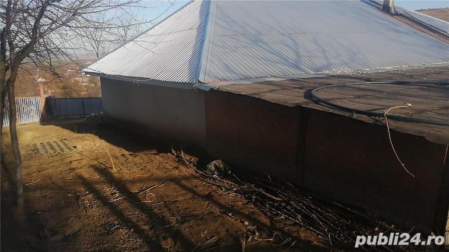 Casă cu 4 camere cu Teren 2000 Mp în Scurta
