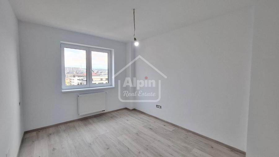 Apartament cu 2 camere decomandat în Tractorul