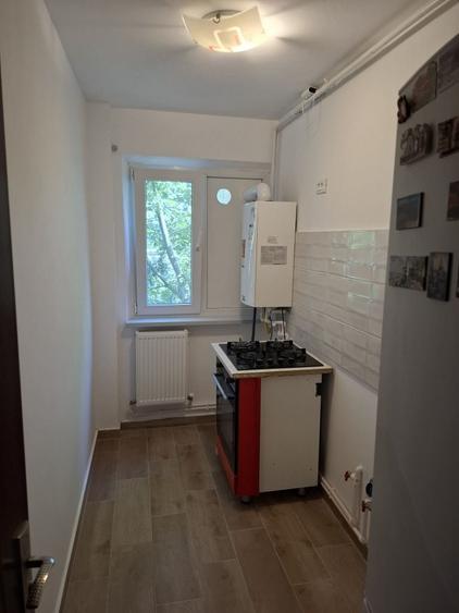 Apartament cu 3 camere semidecomandat în Central