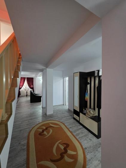 Casă cu 5 camere cu Teren 770 Mp în Central