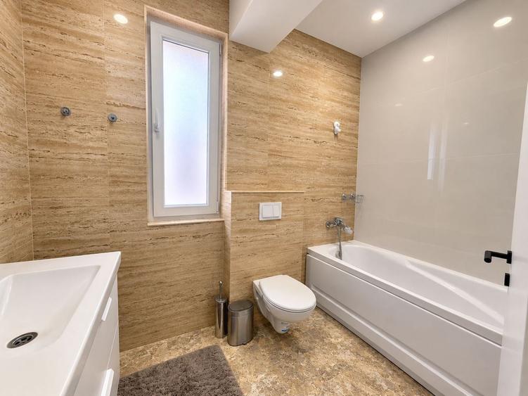 Casă individuală cu 5 camere cu Canalizare în Tunari