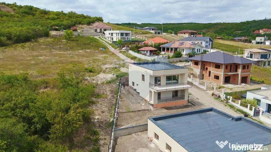 Casă cu 5 camere cu Teren 435 Mp în Săldăbagiu de Munte