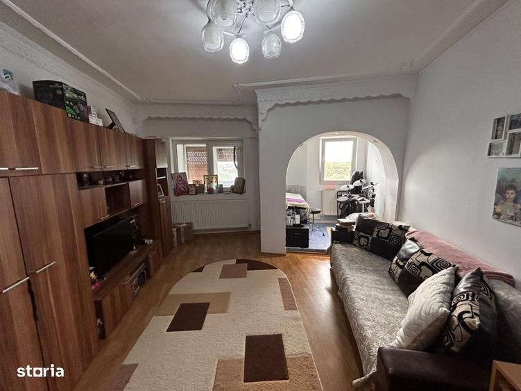 Apartament cu 3 camere decomandat în Central