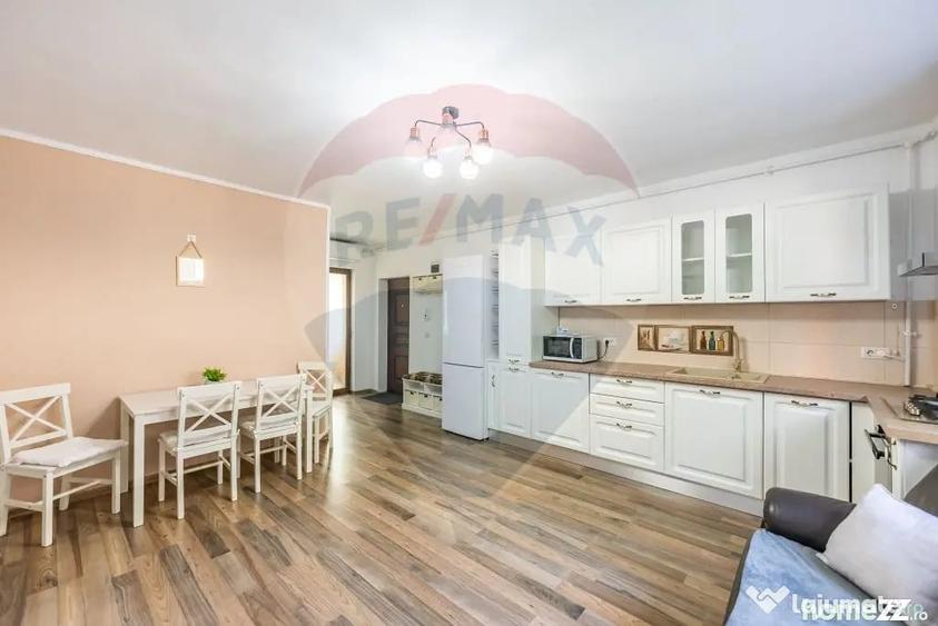 Apartament cu 3 camere semidecomandat în Aurel Vlaicu