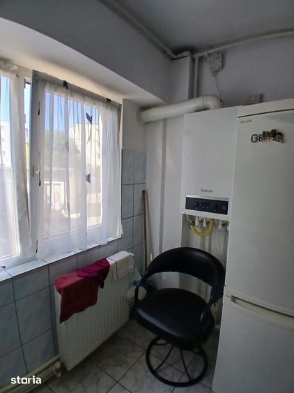 Apartament cu 3 camere în CET — fotografia 1