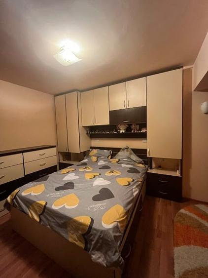 Apartament cu 2 camere decomandat, mobilat în Podul de Fier