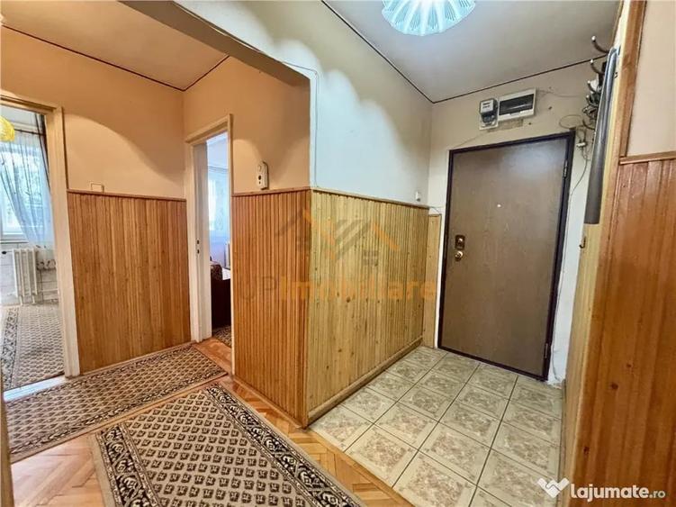 Apartament cu 3 camere decomandat în Dacia