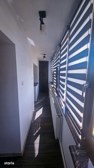 Apartament cu 3 camere decomandat în Calea București