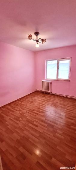 Apartament cu 3 camere decomandat în Tecuci
