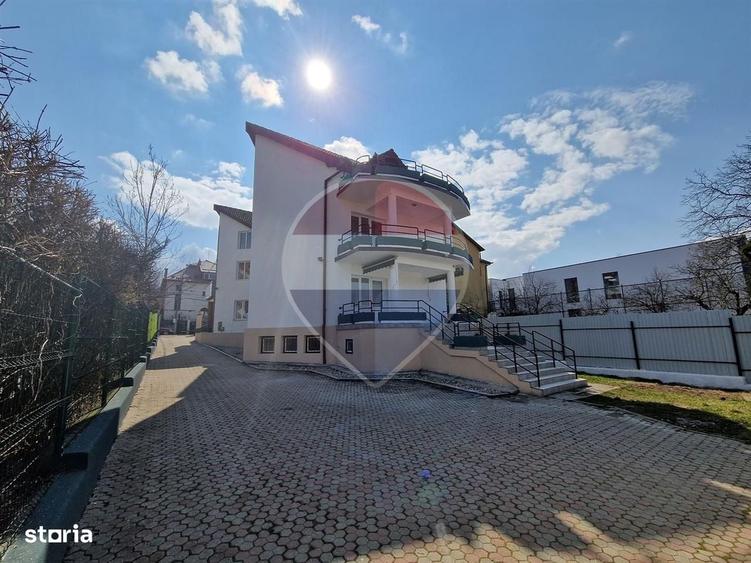 Casă cu 4 camere în Zorilor