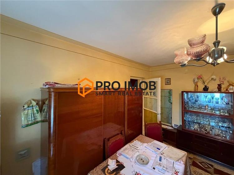 Apartament cu 3 camere decomandat în 1 Decembrie