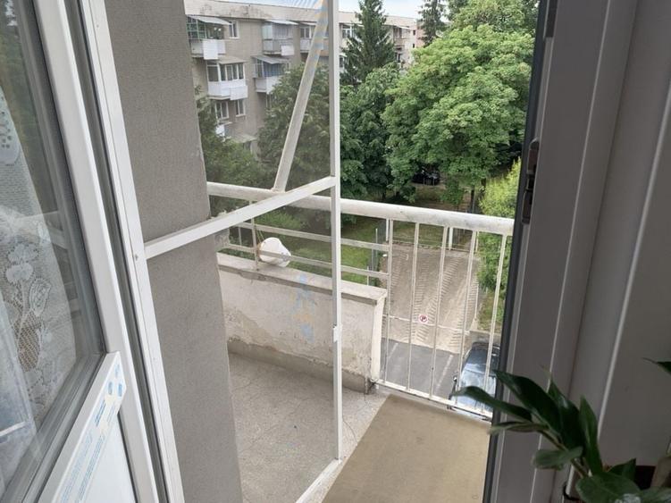Apartament cu 3 camere decomandat în Traian