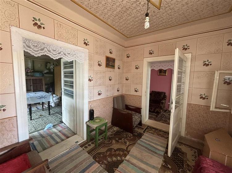 Casă individuală cu 4 camere cu Teren 5526 Mp în Cheșa