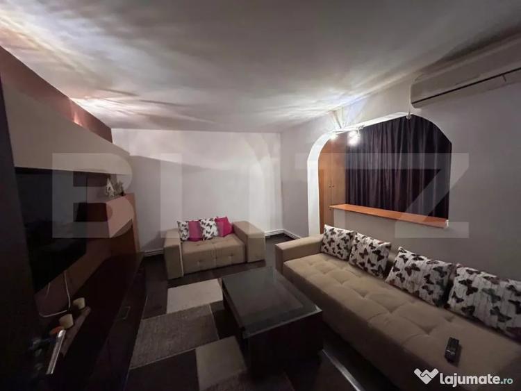 Apartament cu 4 camere decomandat în Rovine