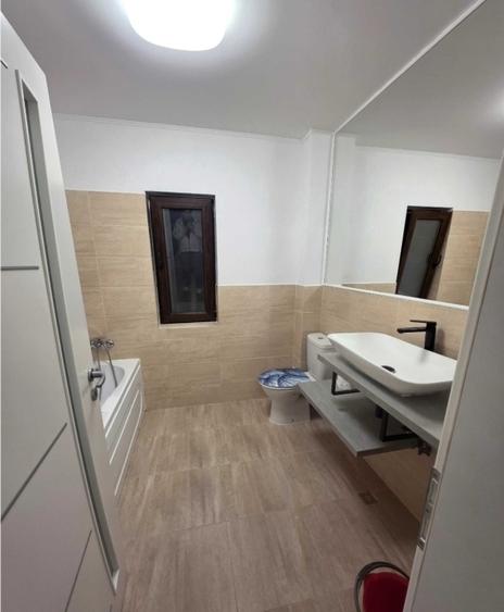 Apartament cu 2 camere decomandat, mobilat în Nicolina