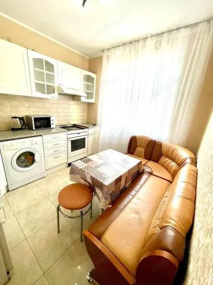 Garsonieră decomandată în Baba Novac